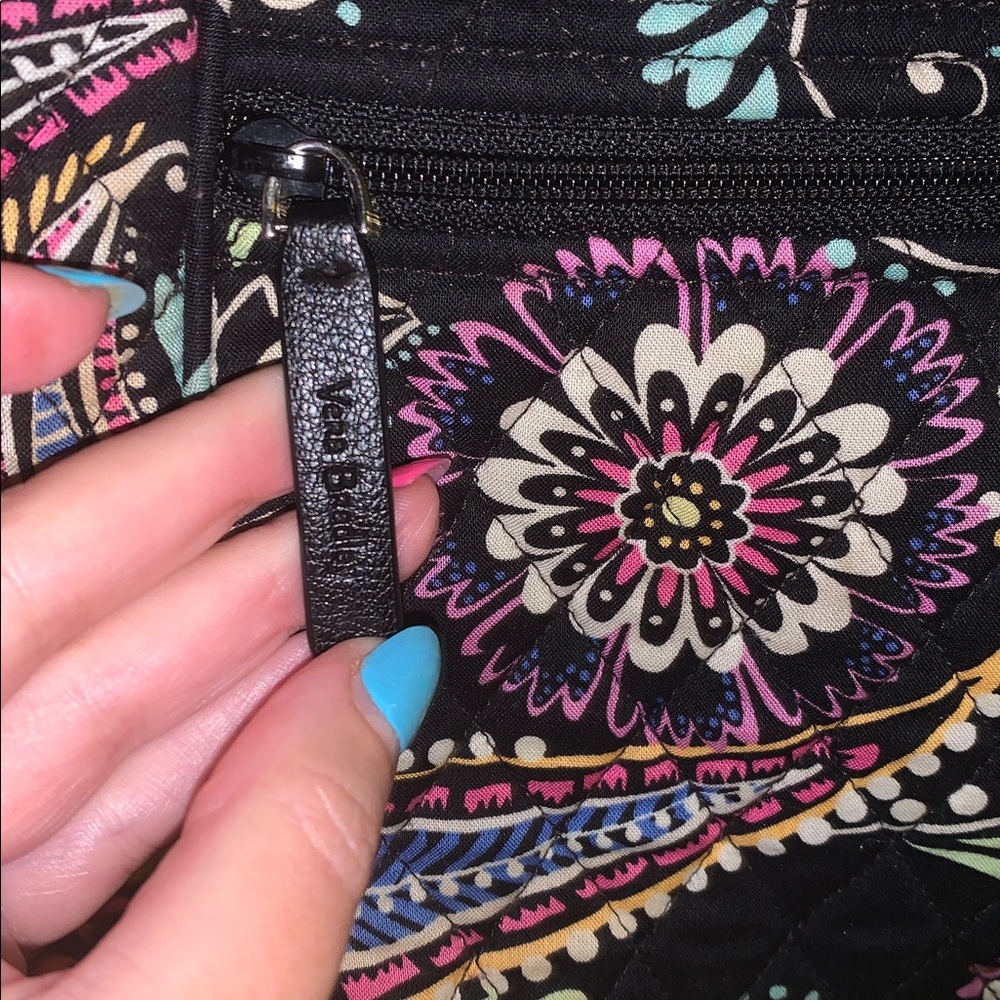 Vera Bradley Floral/pasliey crossbody Bag w/matching wallet - Picture 6 of 13